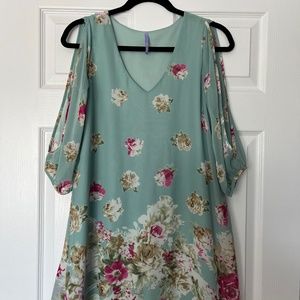 Floral shift dress